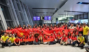 Vietnamese Fans Travel in Support of the ASEAN Cup Finals - image 6