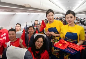 Vietnamese Fans Travel in Support of the ASEAN Cup Finals - image 8