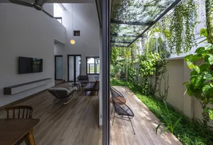 Modern Architecture in Nghe An: The Unique One-Room Sloped Roof House - image 0