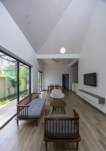 Modern Architecture in Nghe An: The Unique One-Room Sloped Roof House - image 2