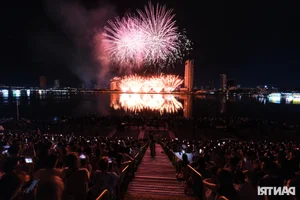 Spectacular Opening of the Da Nang International Fireworks Festival 2024: A Symphony of Light - image 9