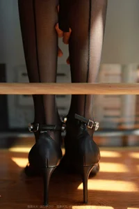 Elegant IESS Collection: Tuan Tuan in Shining Black Silk Stockings Photography - image 30
