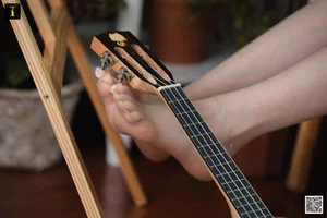 IESS Jiajia - Green Plants and Guitar Musical Lifestyle Gallery - image 62