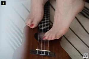 IESS Jiajia - Green Plants and Guitar Musical Lifestyle Gallery - image 16
