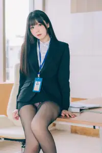 Unveiling Shimo's Secret Office: Coser 霜月shimo's Alluring Office Worker Charm (Part01) - image 6