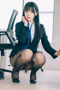 Unveiling Shimo's Secret Office: Coser 霜月shimo's Alluring Office Worker Charm (Part01) - image 7