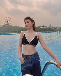 Where Are They Now? The Evolution of Vietnam’s Most Famous Comedy Group Hot Girls - image 17