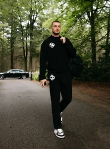 Dutch Football Stars: Exploring the High-Fashion Streetwear and Luxury Style of the Netherlands National Team - image 8
