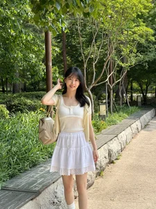 Master the youthful and elegant Korean U40 fashion style - image 0