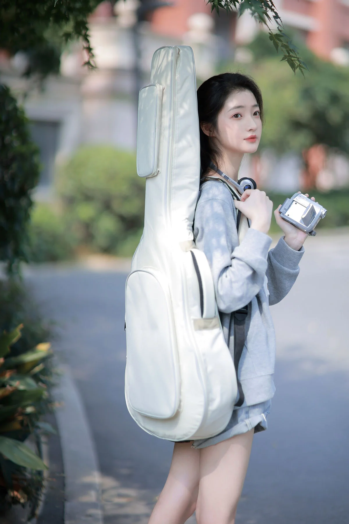 Dynamic Compositions: YiTuYu Art Language Vol.6623 Dai Dai Qi Fei La