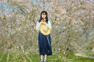 Spring Muse: The Pure Aesthetic of Jian Xiao Cheng - image 10