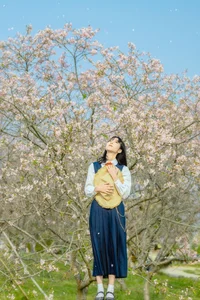 Spring Muse: The Pure Aesthetic of Jian Xiao Cheng - image 4