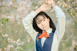 Spring Muse: The Pure Aesthetic of Jian Xiao Cheng - image 8