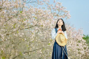 Spring Muse: The Pure Aesthetic of Jian Xiao Cheng - image 7
