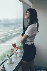 Sophisticated Office Lady Fashion: Ruoying in Elegant White Blouse, Black Pencil Skirt, and Sheer Stockings for a Professional Corporate Look - image 13