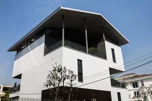 Innovative Flood-Proof Architecture: The Unique Floating House Design in Ho Chi Minh City - image 1