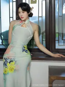 XiuRen No.10749: Li Li An Na O's Elegant Cheongsam Photoshoot Captures Timeless Asian Beauty - image 7