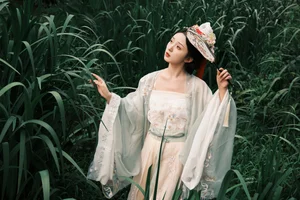 Elegant Portrait Photography: YiTuYu Art Language Vol.7316 Featuring Min Zui Xiao Mo Xuan - image 9