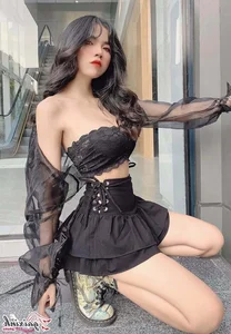 Timeless Elegance: The Allure of Off-The-Shoulder Fashion for Modern Women - image 5
