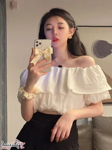 Timeless Elegance: The Allure of Off-The-Shoulder Fashion for Modern Women - image 25