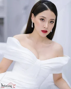 Timeless Elegance: The Allure of Off-The-Shoulder Fashion for Modern Women - image 28