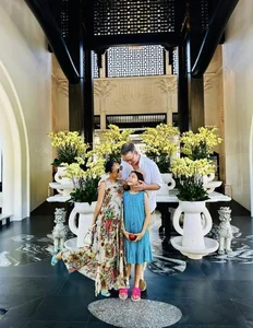 Elegance and Tradition: Pham Quynh Anh and Do Thi Ha Shine in Vietnamese Fashion - image 4