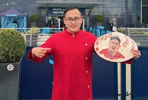 The Stunning Fan Who Spent 200 Million VND to Experience the EURO Football Fever - image 6