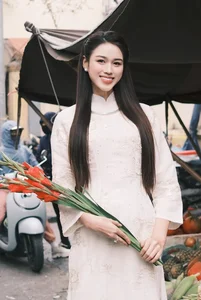 Timeless Elegance: Exploring the Beauty and Influence of Celebrities Born in the Year of the Snake - image 4