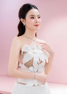 Timeless Elegance: Exploring the Beauty and Influence of Celebrities Born in the Year of the Snake - image 14
