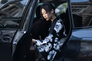 YiTuYu Vol.8764: Discover the Elegant Beauty of Qi Miao in a Private Space - image 7