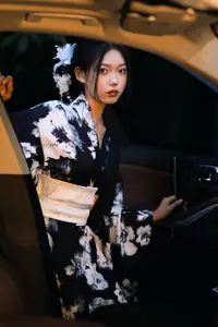 YiTuYu Vol.8764: Discover the Elegant Beauty of Qi Miao in a Private Space - image 11