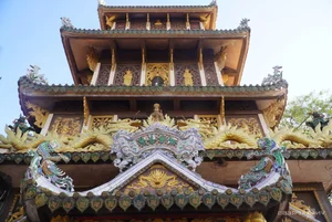 Ancient Serenity: The 400-Year-Old Temple Nestled Beside the Dong Nai River - image 1