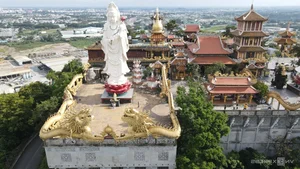 Ancient Serenity: The 400-Year-Old Temple Nestled Beside the Dong Nai River - image 8