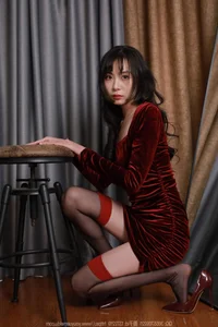 Contemporary Fashion Showcase: IESS No.1636 Featuring Tuan Tuan High-Definition Gallery - image 8
