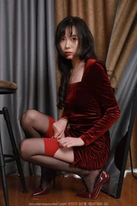 Contemporary Fashion Showcase: IESS No.1636 Featuring Tuan Tuan High-Definition Gallery - image 28