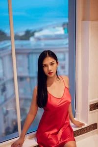 Athletic Elegance: Exploring the Fitness Journey and Style of Huynh Thanh Thy - image 17