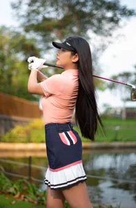 Athletic Elegance: Exploring the Fitness Journey and Style of Huynh Thanh Thy - image 8