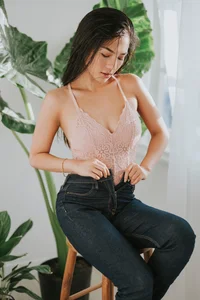 Athletic Elegance: Exploring the Fitness Journey and Style of Huynh Thanh Thy - image 35