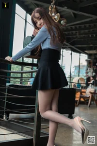 Sophisticated Style: IESS Wan Ping in Gradient High Heels Collection - image 9