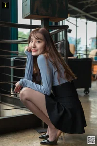 Sophisticated Style: IESS Wan Ping in Gradient High Heels Collection - image 19