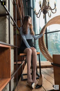 Sophisticated Style: IESS Wan Ping in Gradient High Heels Collection - image 6