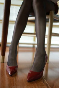 Sophisticated High Heels and Elegant Fashion Showcase Featuring IESS Model Meizi - image 25