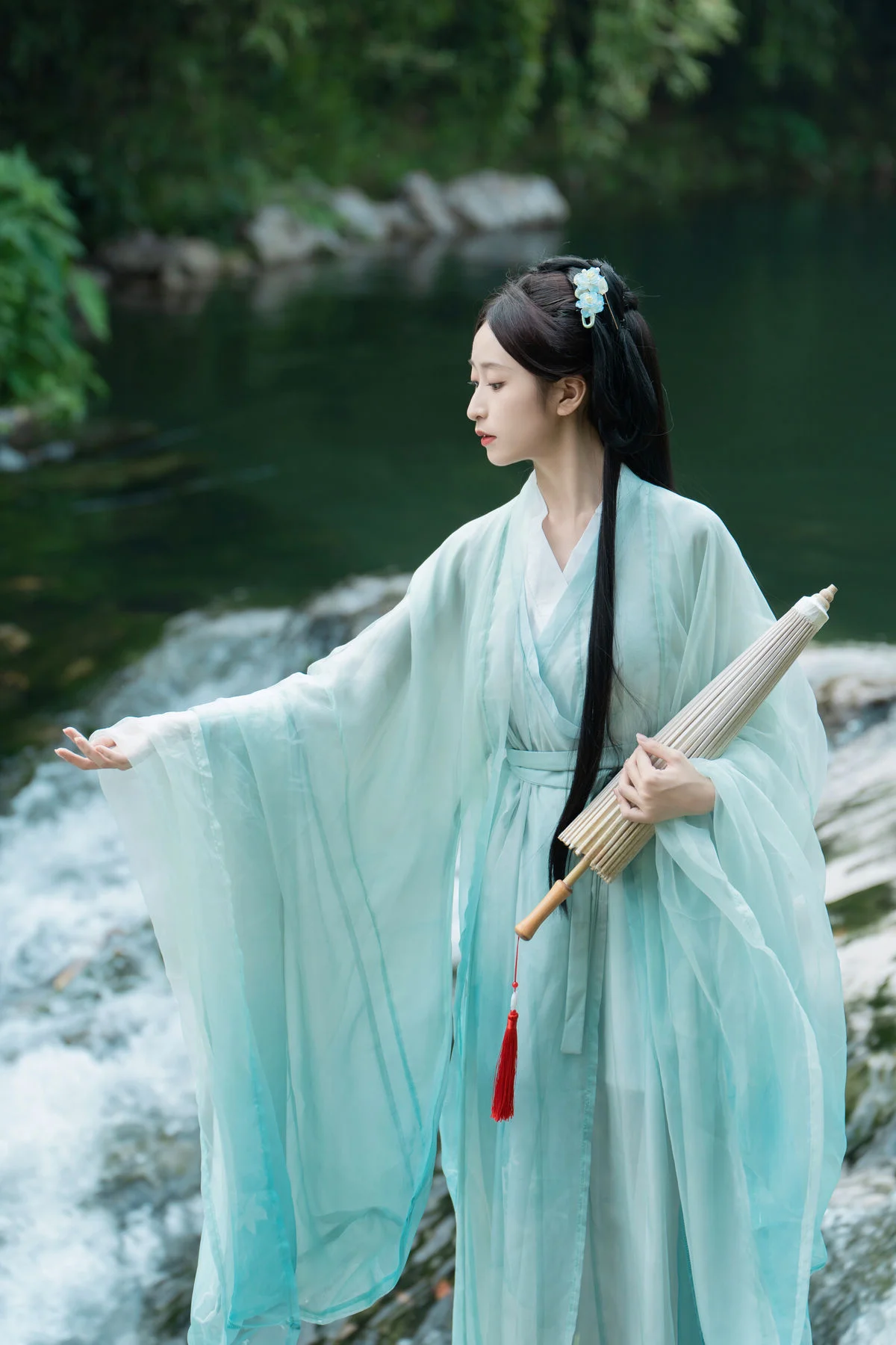 YiTuYu Art Language Vol.7205: Xiao He Modern Aesthetic