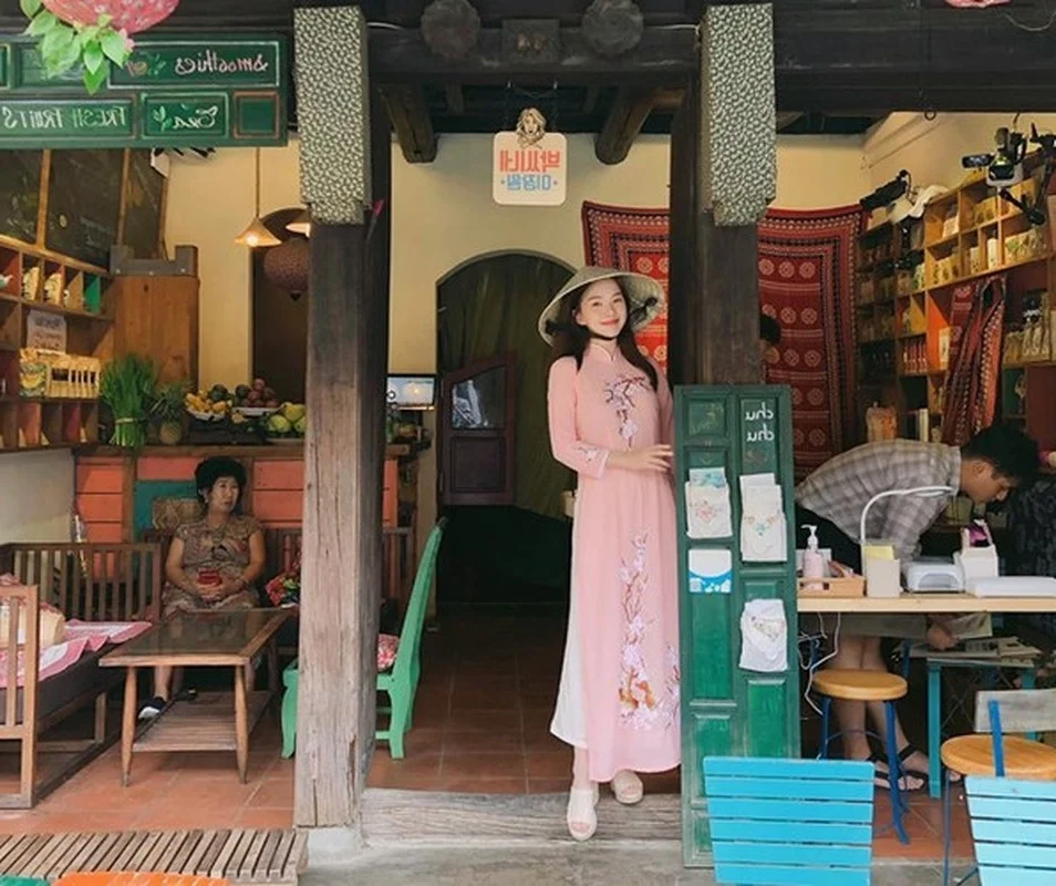 Korean Beauty Explores Vietnam: A Stunning Travel Photography Journey