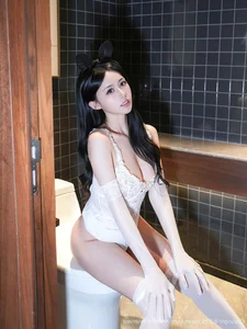 The Graceful Allure of Shelly Shi Li A in XiuRen No.10792 Collection - image 14