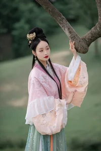 Sophistication and Style: YiTuYu Art Language Vol.4585 Featuring Ling Zi Xi - image 2