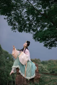 Sophistication and Style: YiTuYu Art Language Vol.4585 Featuring Ling Zi Xi - image 1