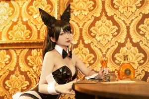 Stunning Atago Bunny Girl Cosplay by Luo Li Lolisama - Azur Lane Inspired High-Quality Photography Collection - image 7