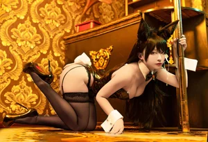 Stunning Atago Bunny Girl Cosplay by Luo Li Lolisama - Azur Lane Inspired High-Quality Photography Collection - image 10