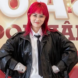 Streamer Misthy Steals the Spotlight: Stunning Wedding Guest Look Sparks Viral Online Discussion - image 5
